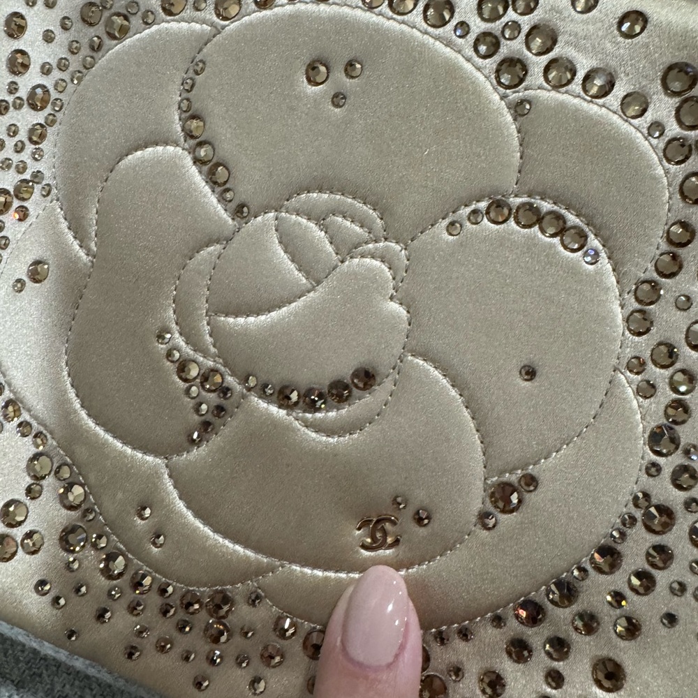 CHANEL Beige Floral Embellished Clutch - Picture 9 of 12